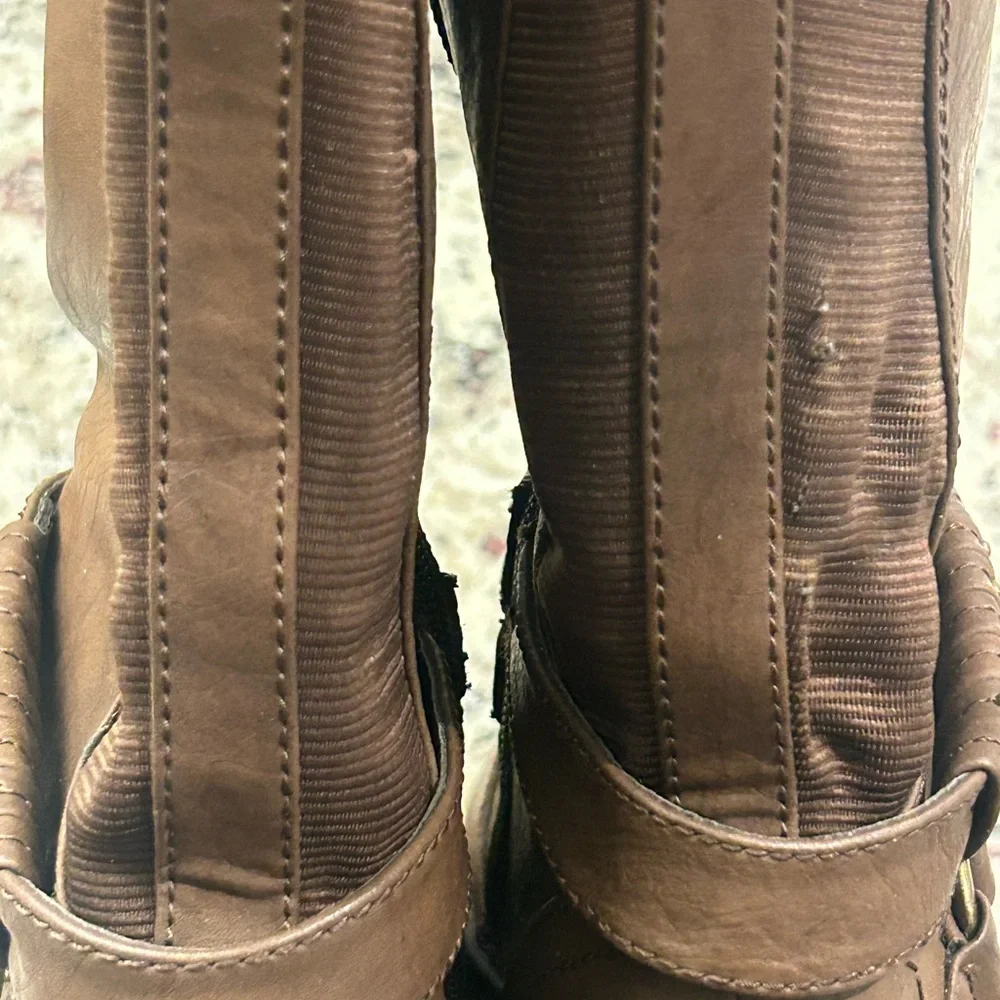 BareTraps‎ Sigourney Knee High Brown Tall Buckle Boots Zip Down 7M With Box